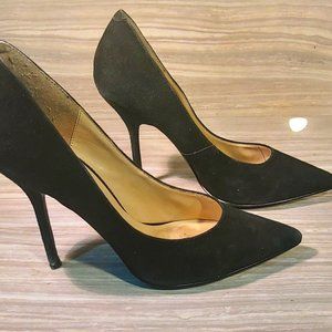 Size 8 Kelsi Dagger black heels in excellent condition.